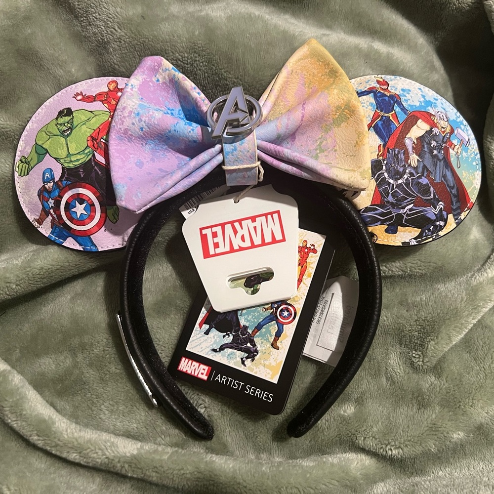NWOT - Disney Marvel Avengers Pastel Headband with Iconic Characters